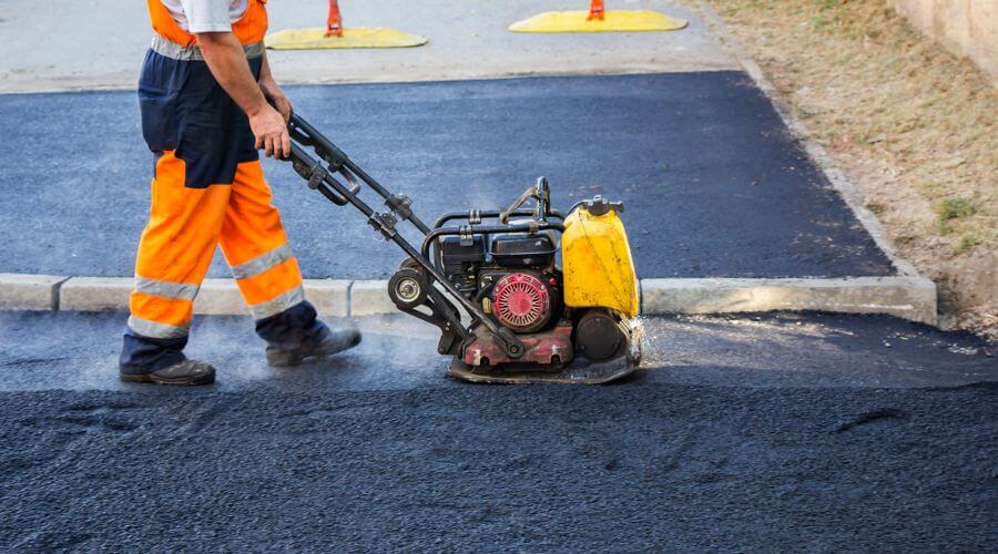 Professional gutter cleaning in Lorman, MS